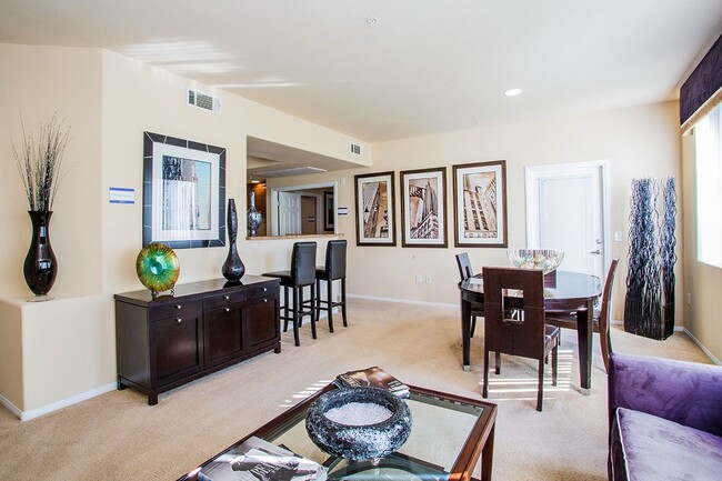 Nine-Foot and Vaulted Ceilings - Centennial at 5th Apartments