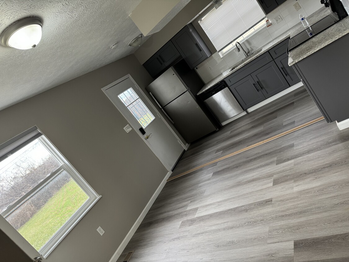 Primary Photo - 5611 Chatford Dr