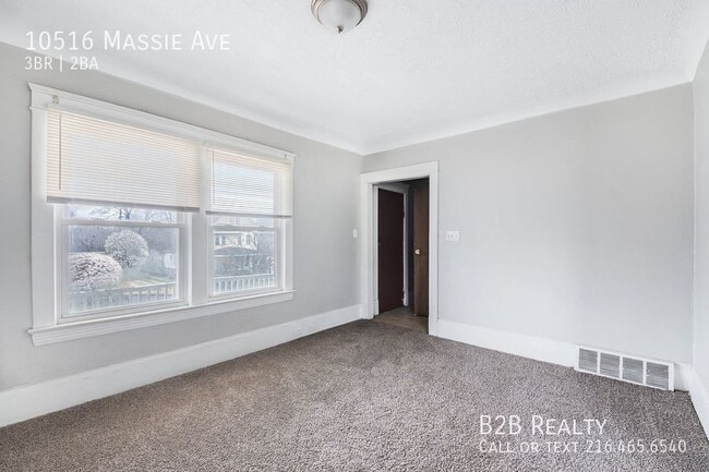 Foto del edificio - 10516 Massie Ave