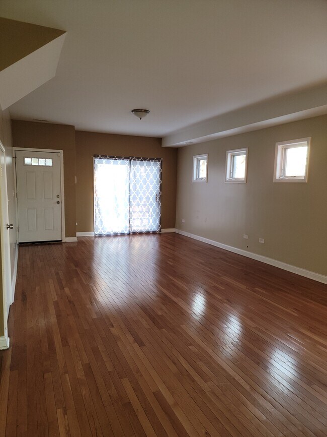 Living Room - 1724 W Edmaire St