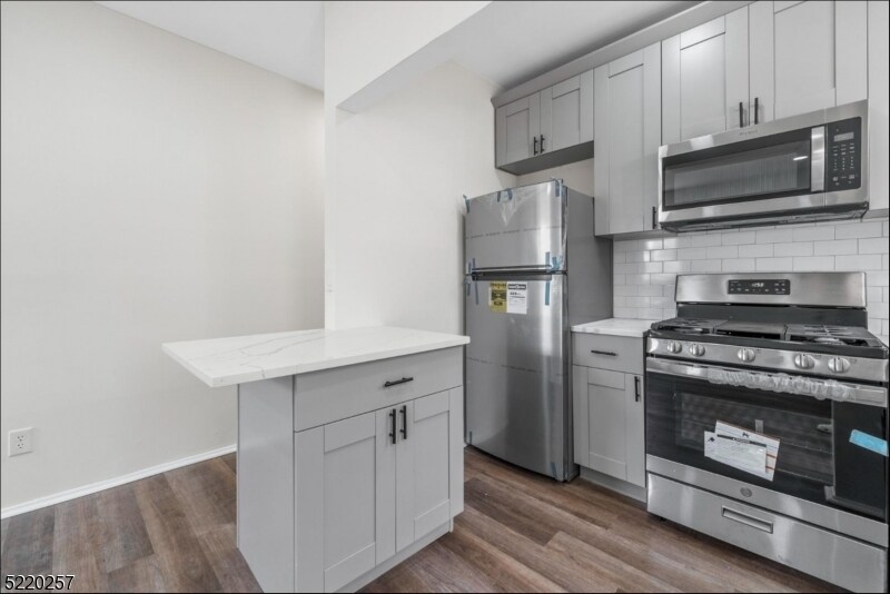 108 Frederick St Unit 1, Garfield, NJ 07026 Room for Rent in Garfield