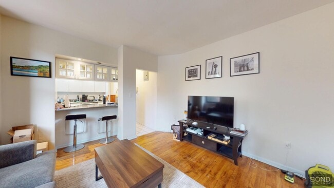 Foto del edificio - 78 W 11th St