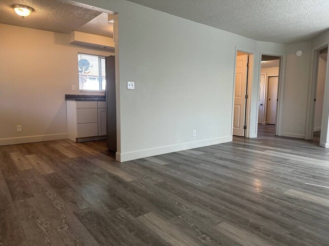 Building Photo - 1405 Prune St