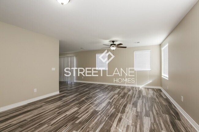 Foto del edificio - NOW OFFERING $1000 OFF THE FIRST FULL MONTH
