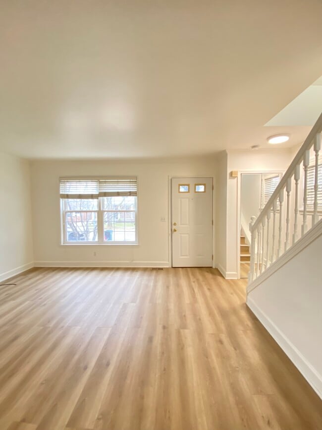 Building Photo - 1471 Bird Ave