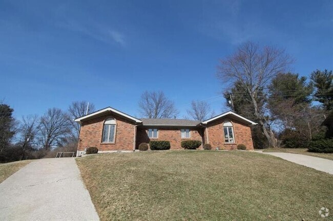 Building Photo - 605 Buckingham Ln