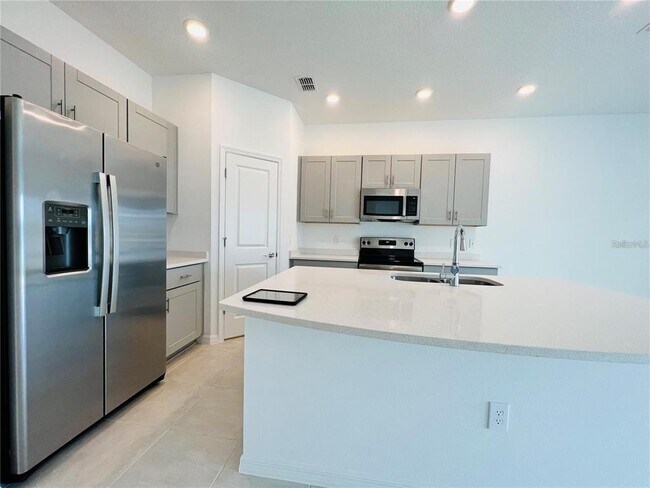 Building Photo - 1280 Lago Vista Ct