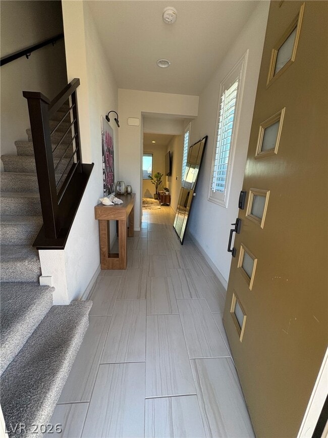 Foto del edificio - 9702 Sapphire Rim Ave