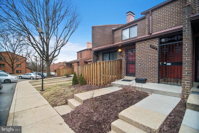 Building Photo - 3472 Summit Ct NE