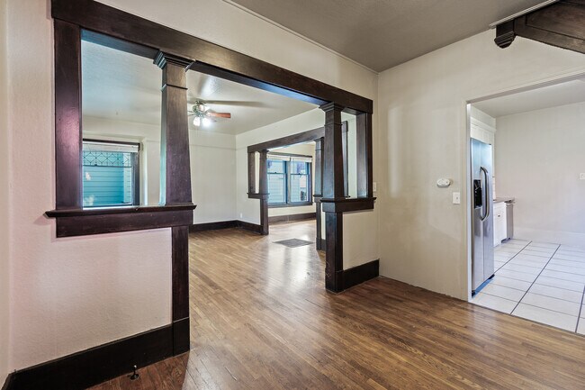 Building Photo - 2104 S 8th St