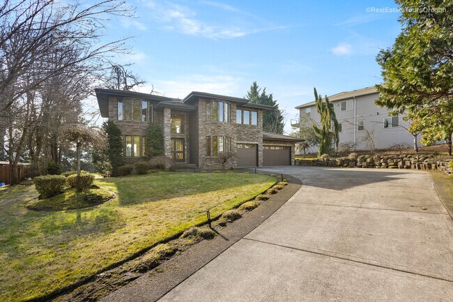 Foto del edificio - 2919 Beacon Hill Dr