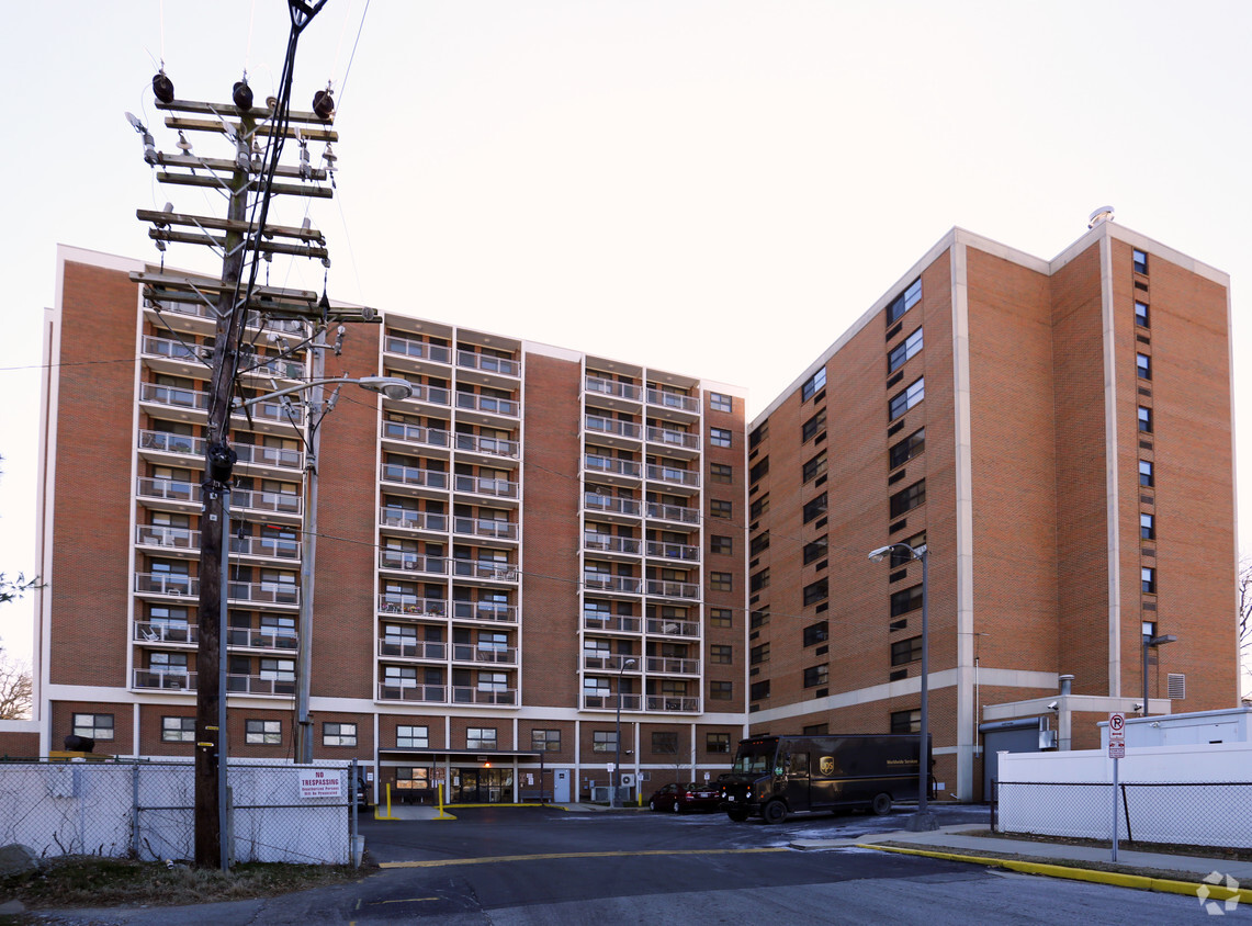 Primary Photo - Hadley Park Towers