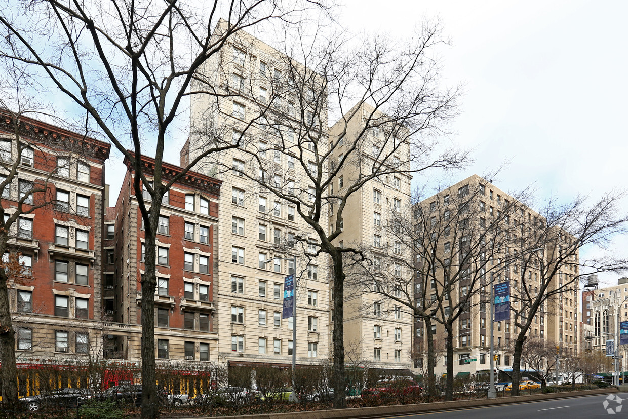 Building Photo - 2895-2889 Broadway