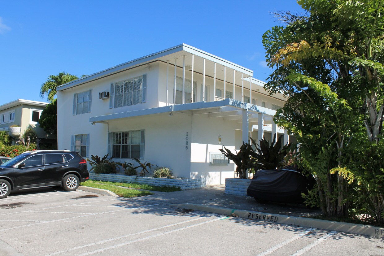 1085 98th St, Bay Harbor Islands, FL 33154 Condo for Rent in Bay