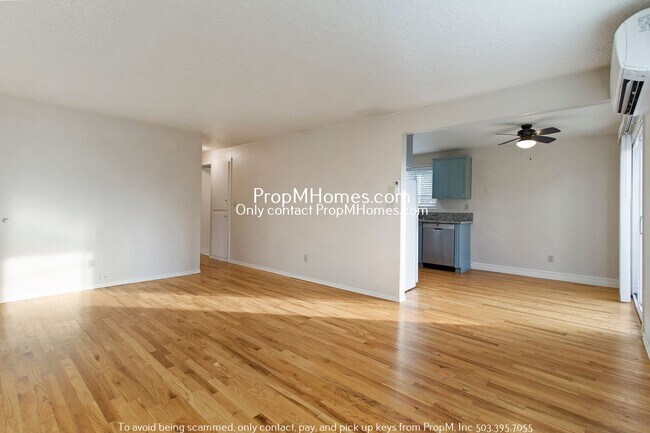 Building Photo - Charming 2 Bedroom Duplex in SW Portland!
