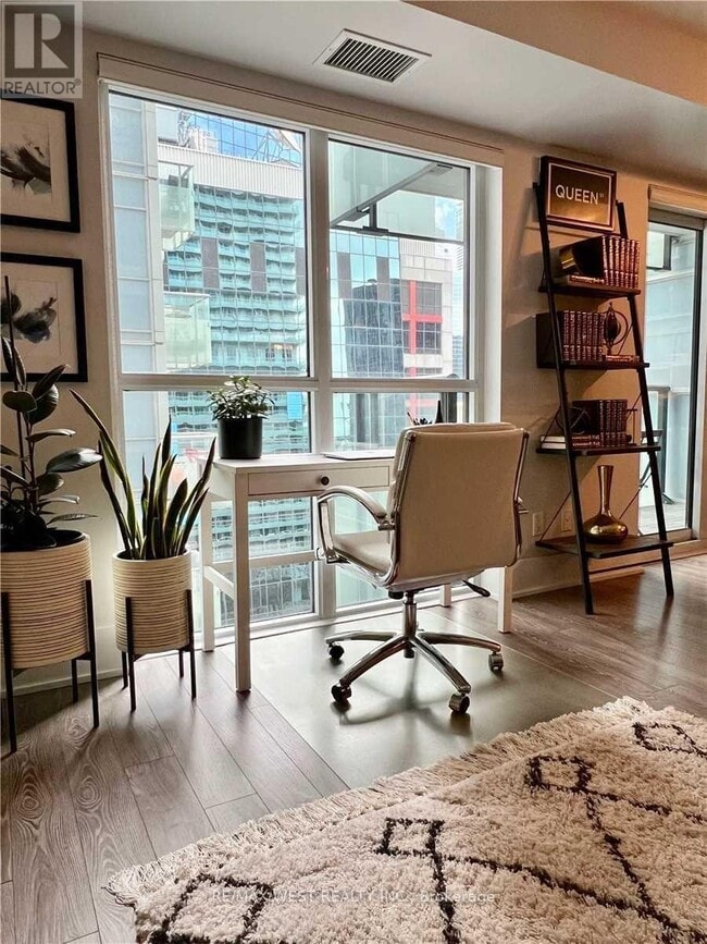 Building Photo - 300 Front St W