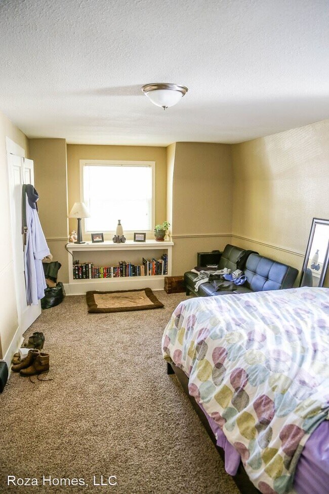 Building Photo - 1 br, 1 bath House - 1122 E Walnut Apt