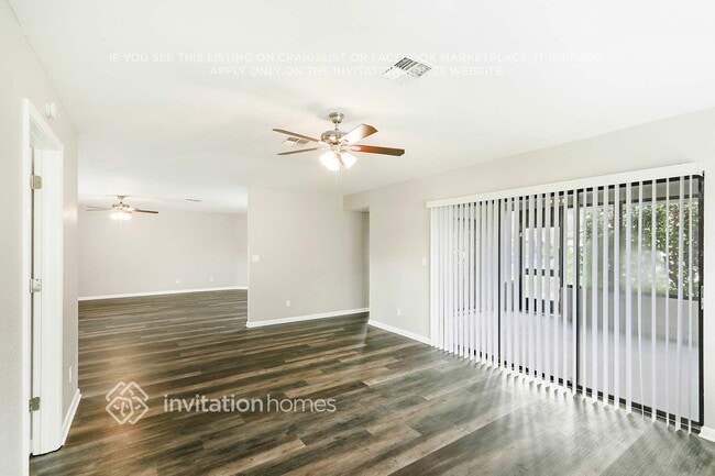 Foto del edificio - 8737 Andros Ln