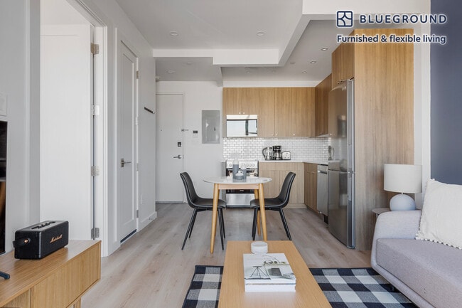 Building Photo - 68 Gold St