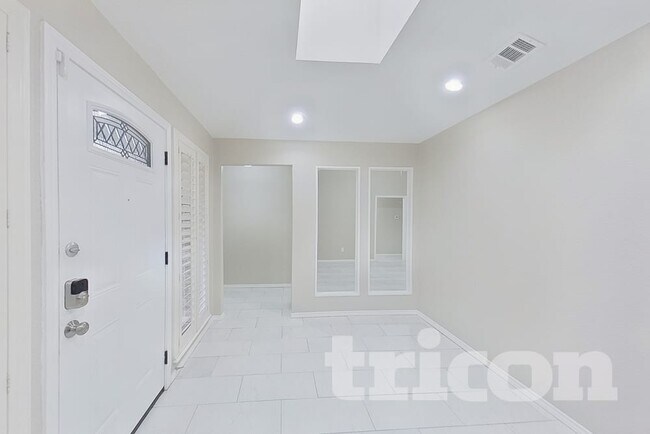 Foto del edificio - 3201 Chimneyrock Dr