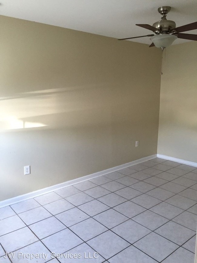 Building Photo - 2401 Iberville St