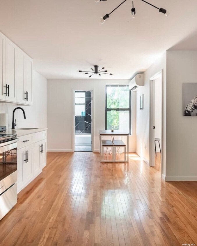 24 Hinsdale St, Brooklyn, NY 11207 Room for Rent in Brooklyn, NY