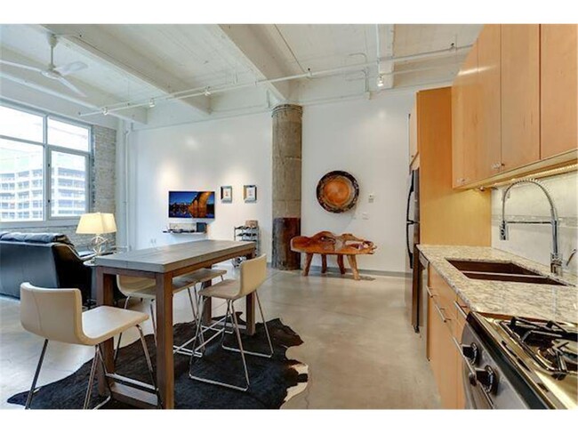 Foto del edificio - 700 N Washington Ave