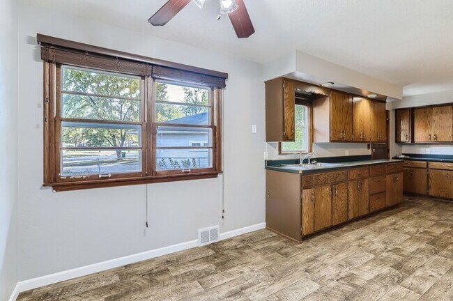 Building Photo - 5762 W Broadway Ave, Crystal, MN, 55428
