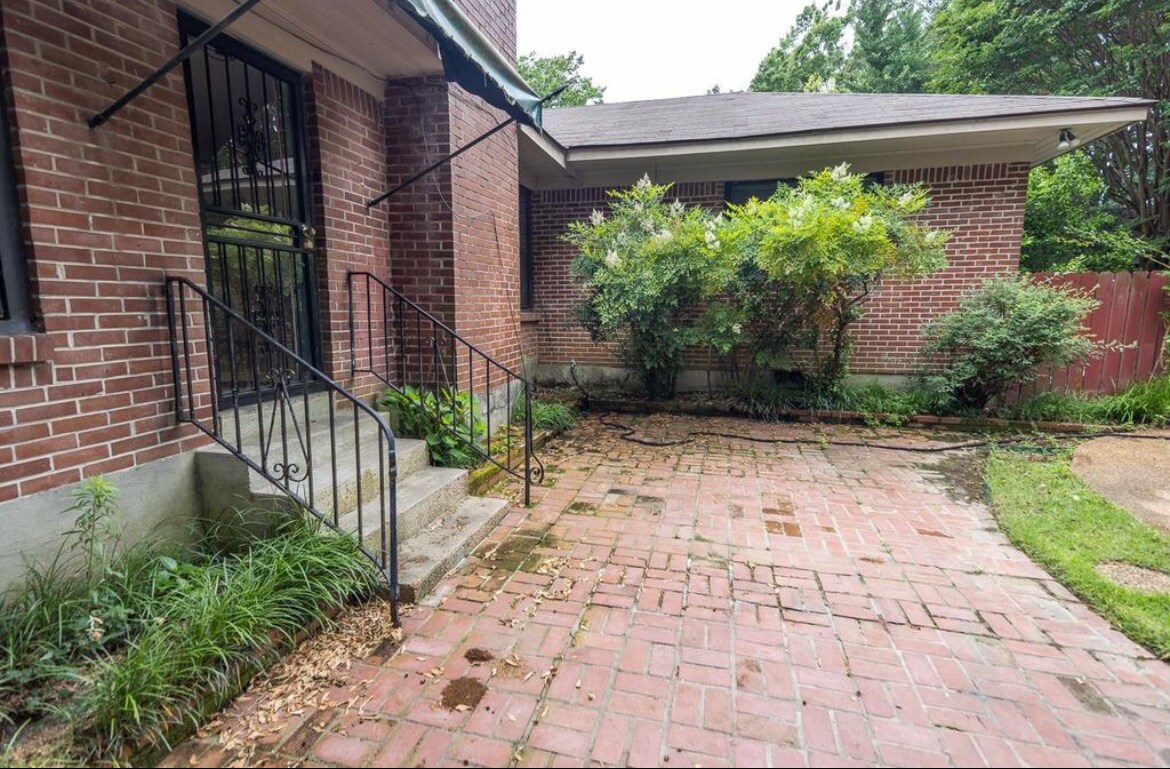 2464 Monroe Ave, Memphis, TN 38112 - House Rental in Memphis, TN ...