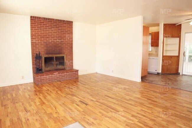 Foto del edificio - 1024 Glenmoor Dr