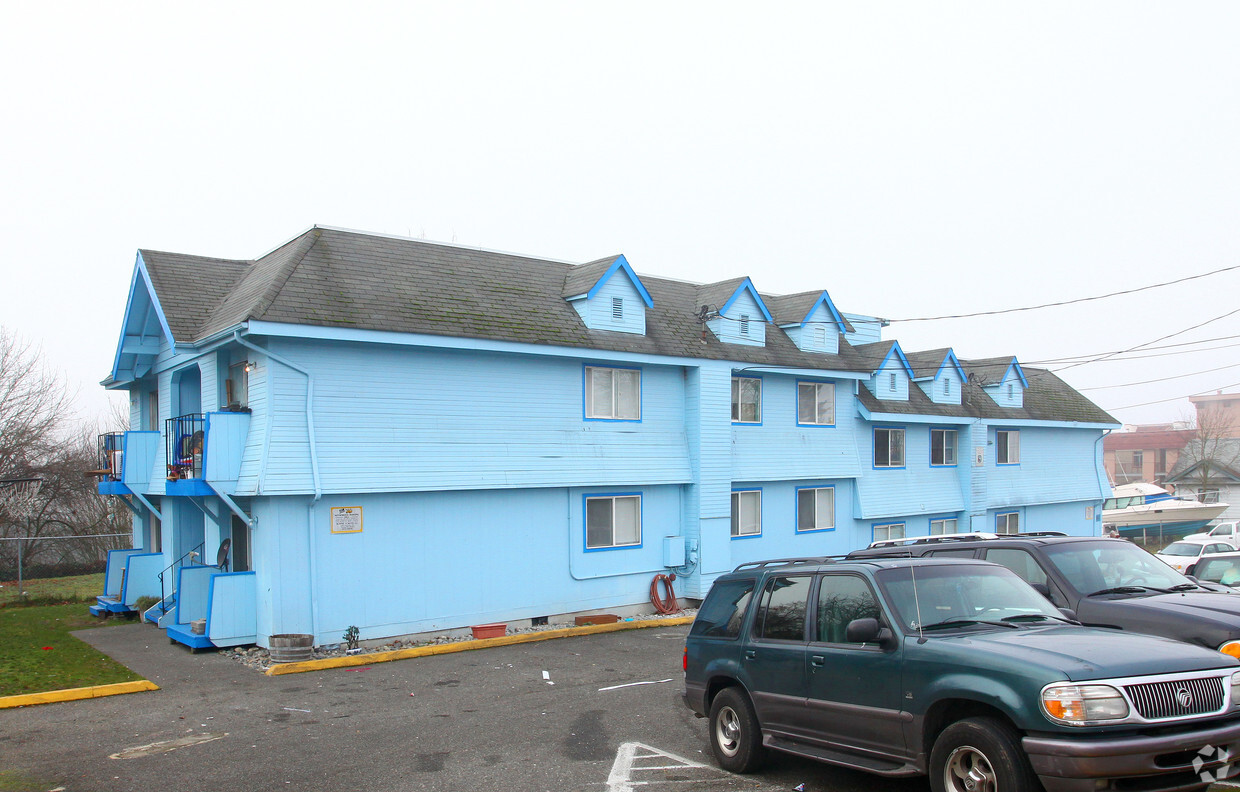 Building Photo - 322 E Wright Ave