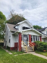 Building Photo - 1354 Goodale Ave