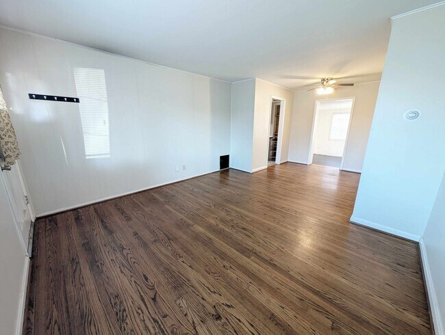 Foto del edificio - Historic Home in The Village