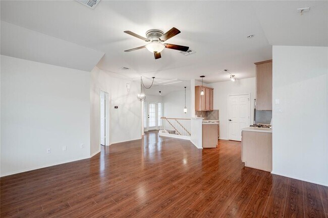 Building Photo - 16100 S Great Oaks Dr