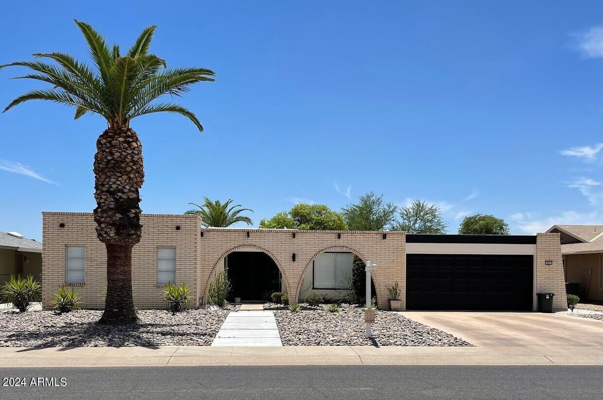Primary Photo - 10313 W Brookside Dr