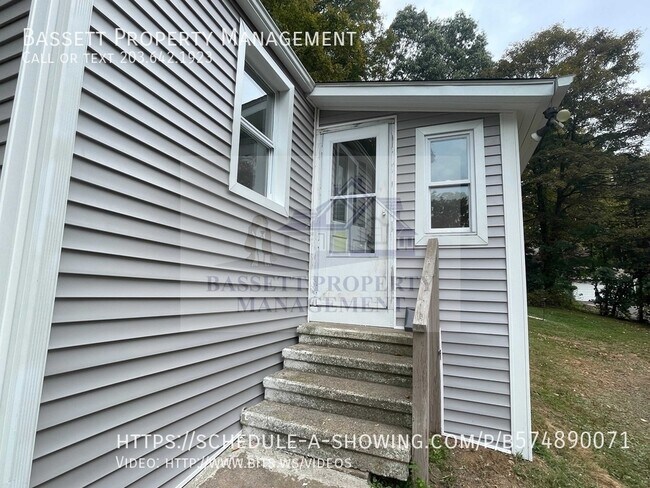 Foto del edificio - 1952 Middletown Ave