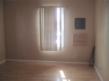Foto del edificio - 340 1/2 E Florence St