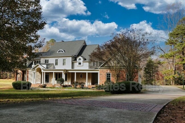 Building Photo - 2416 Kirks Ridge Dr