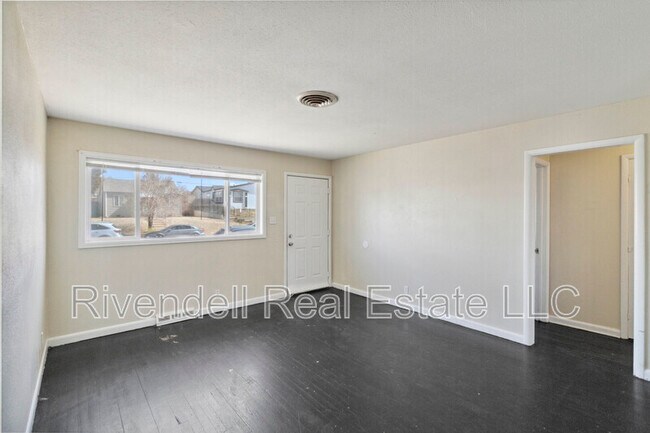 Photo - 1127 Xenia St Apartment