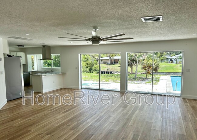 Foto del edificio - 565 Clearview Dr