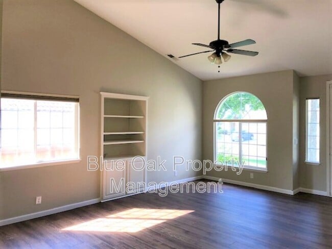 Building Photo - 2158 Robailey Dr