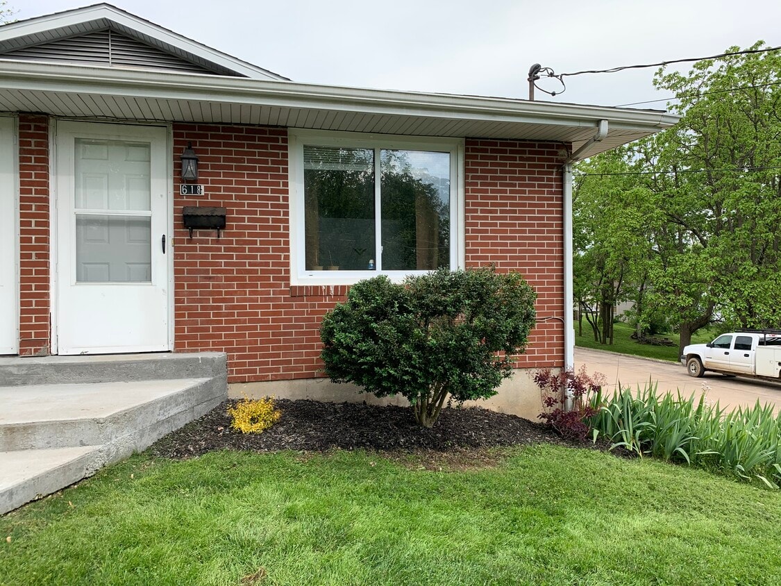 Primary Photo - 618 N Ohio St