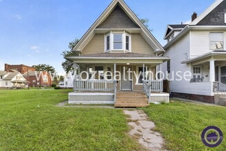 Building Photo - 640 Nesslewood Ave