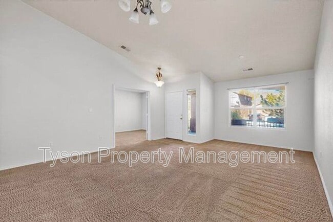 Foto del edificio - 8012 Corn Mountain Pl NW