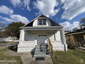 Building Photo - 901 S 32nd St