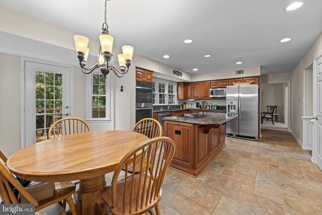 Building Photo - 12307 Eliff Way