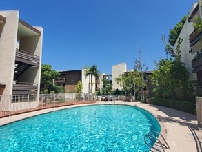 Building Photo - 1605 Hotel Cir S