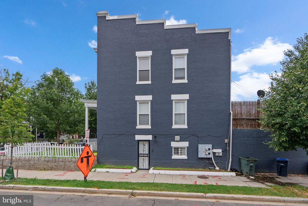 Foto principal - 141 Uhland Terrace NE