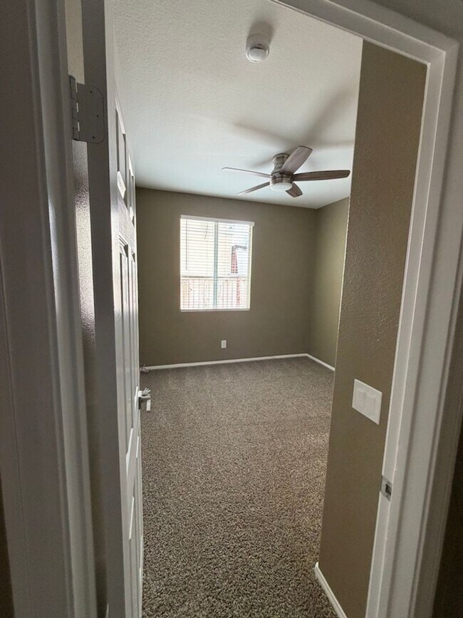 Foto del edificio - Beautiful Renovated Home Ready for move in!