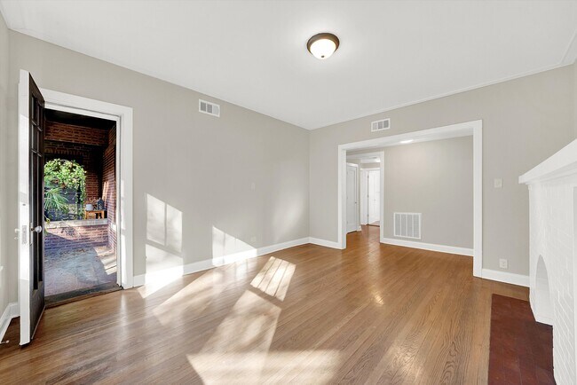 Foto del edificio - 2516-2526 N Kedzie Blvd